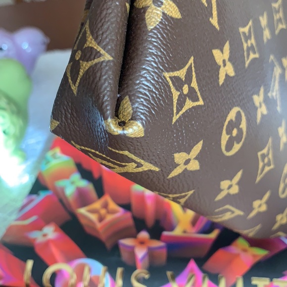 New with tags employees pochettes Louis Vuitton - Picture 5 of 11